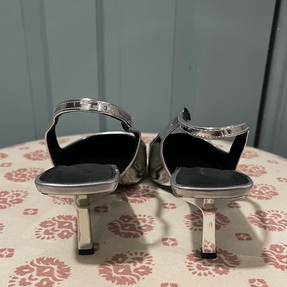 Silver slingback kitten heels - Picture 6 of 10